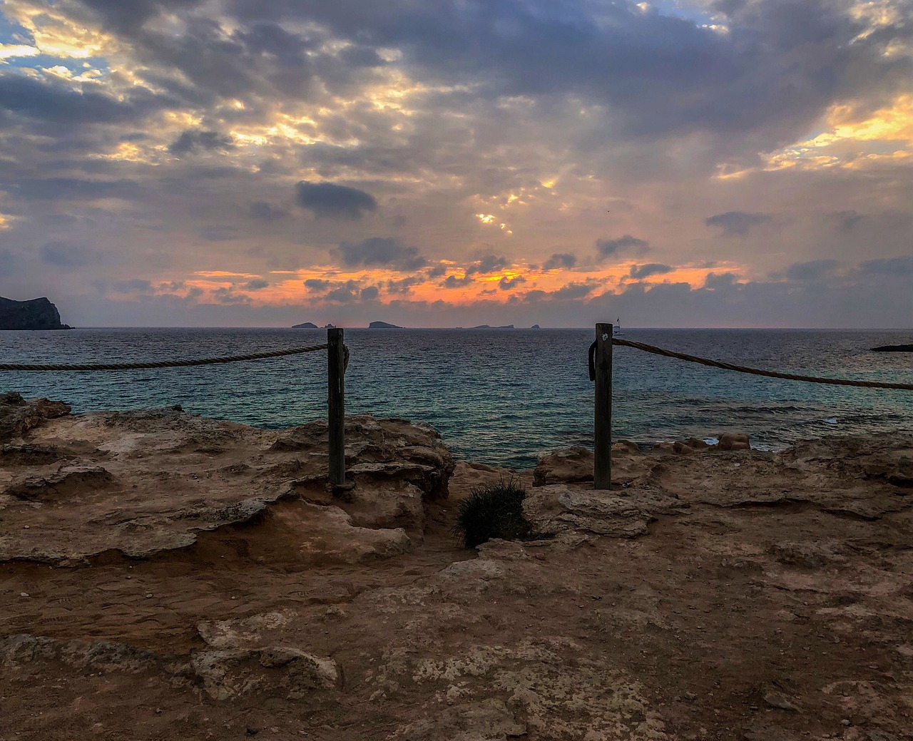 ocean, ibiza, cliff-5055867.jpg