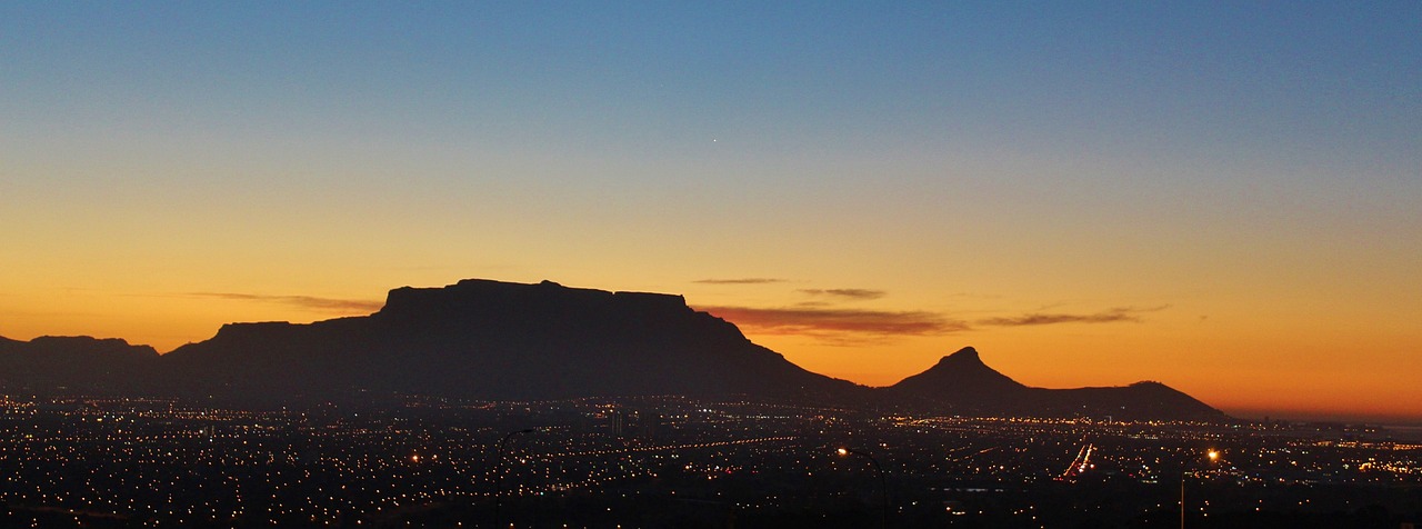 table mountain, sunset, cape town-585775.jpg