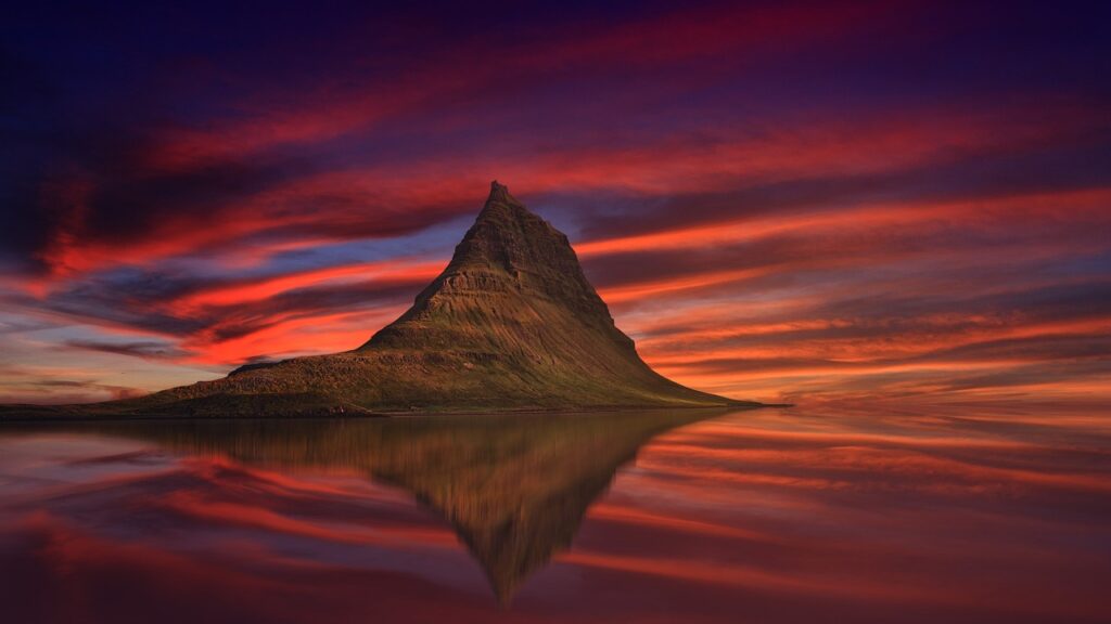 kirkjufell, iceland, mountain-3092048.jpg